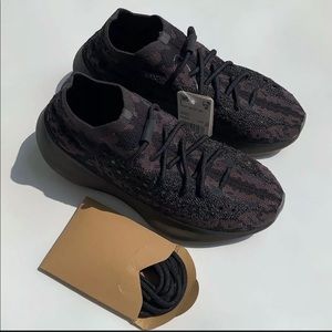 Yeezy Boost 380 onyx Men’s: 10.5